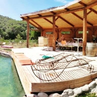 L'Etang Des Cigales Lägenhet Uchaux Exteriör bild